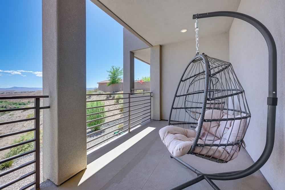 Pool Access: St George Townhome Near Trails!