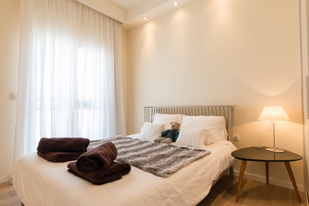 Live like Royalty in TLV DLX 2 Floor Apt view 4