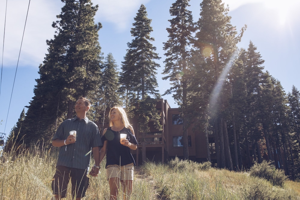 Lake Tahoe Vacations - 4 Bedroom Home at 392 Skidder Trail by RedAwning Save 10 on 3 Nights, 15 on 5 Nights! - Property Image 8