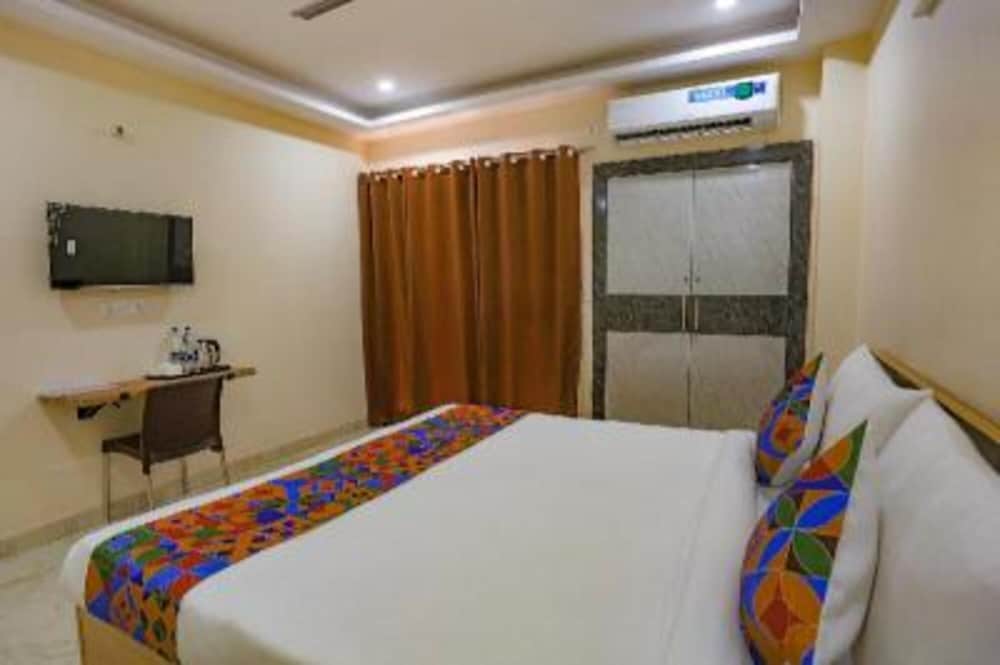Fabhotel Starlight Sanctuary