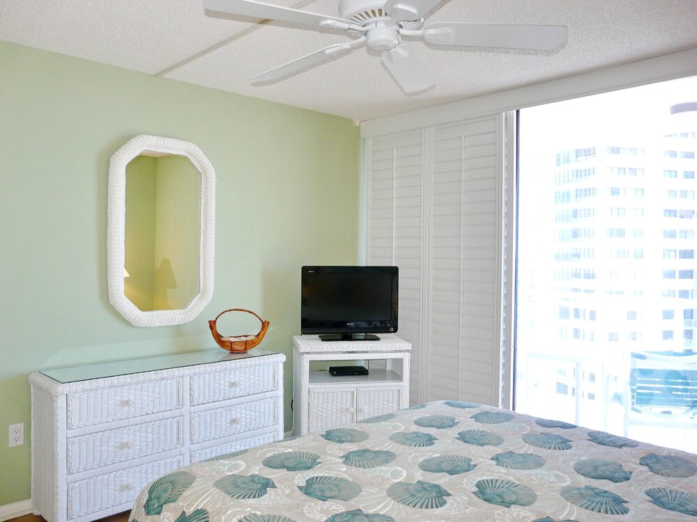 Alluring Beachfront Condo With Pool and Ocean Views view 2