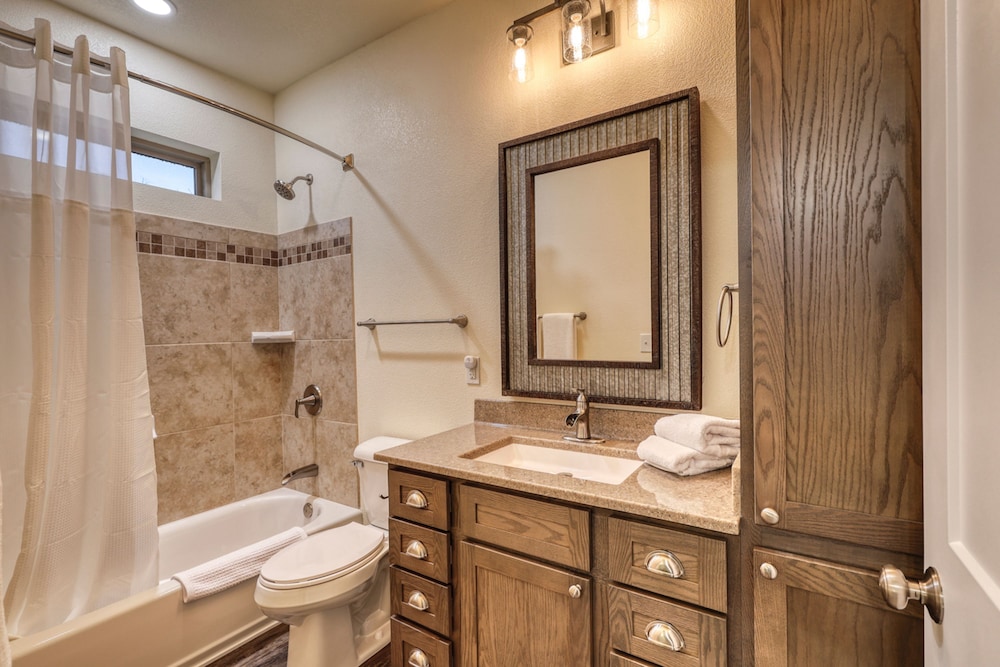 Black Hills Retreat-hardrocker Haven
