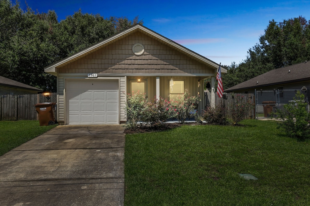 Relaxing Pace Bay House 3 Bedroom Home