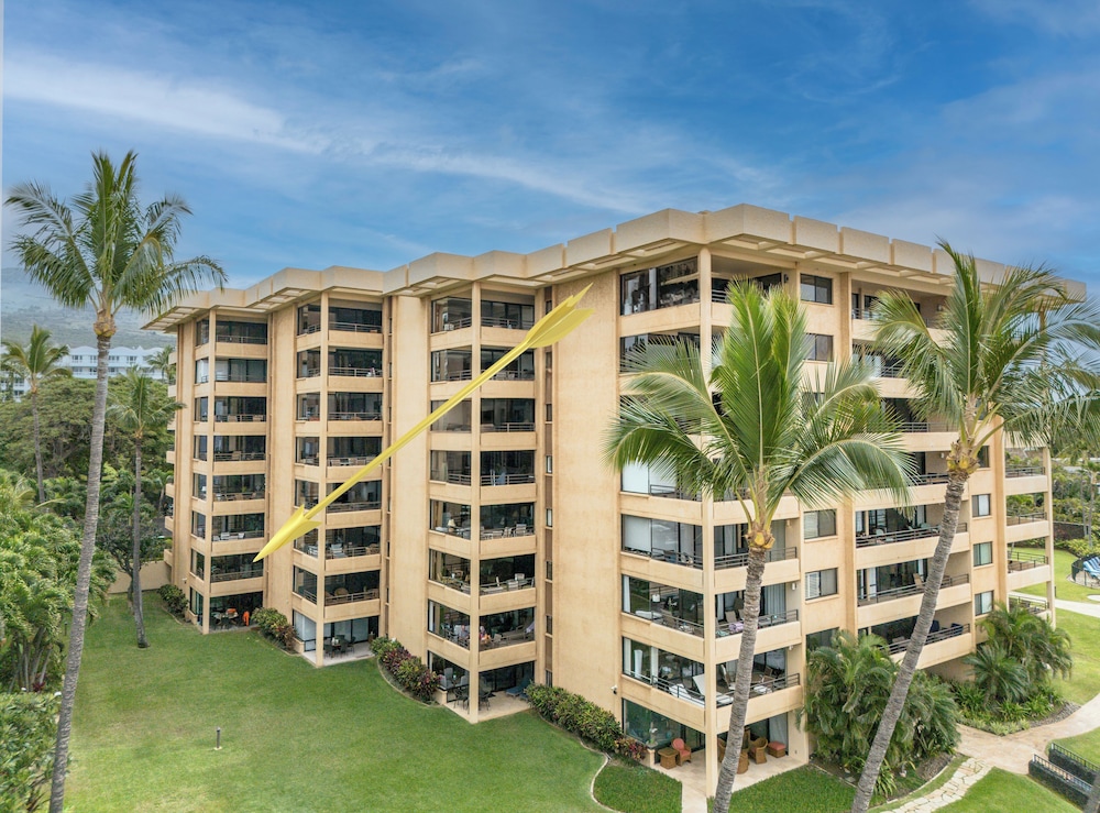Polo Beach Club Vacation Rentals - APlus Resorts