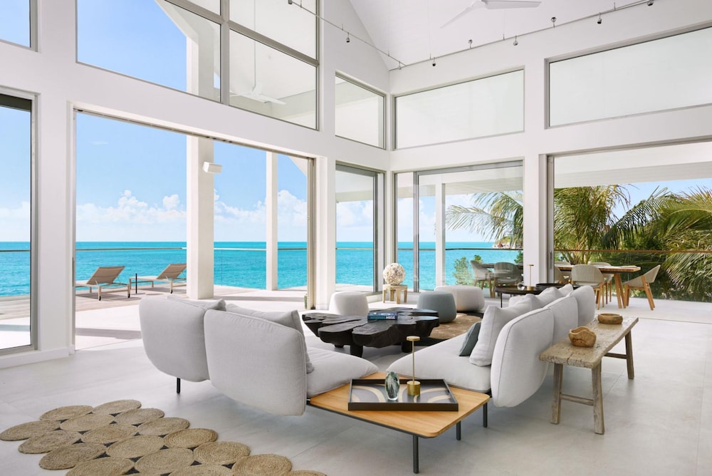 La Mer Villa South Oceanfront Luxury on Sapodilla Bay