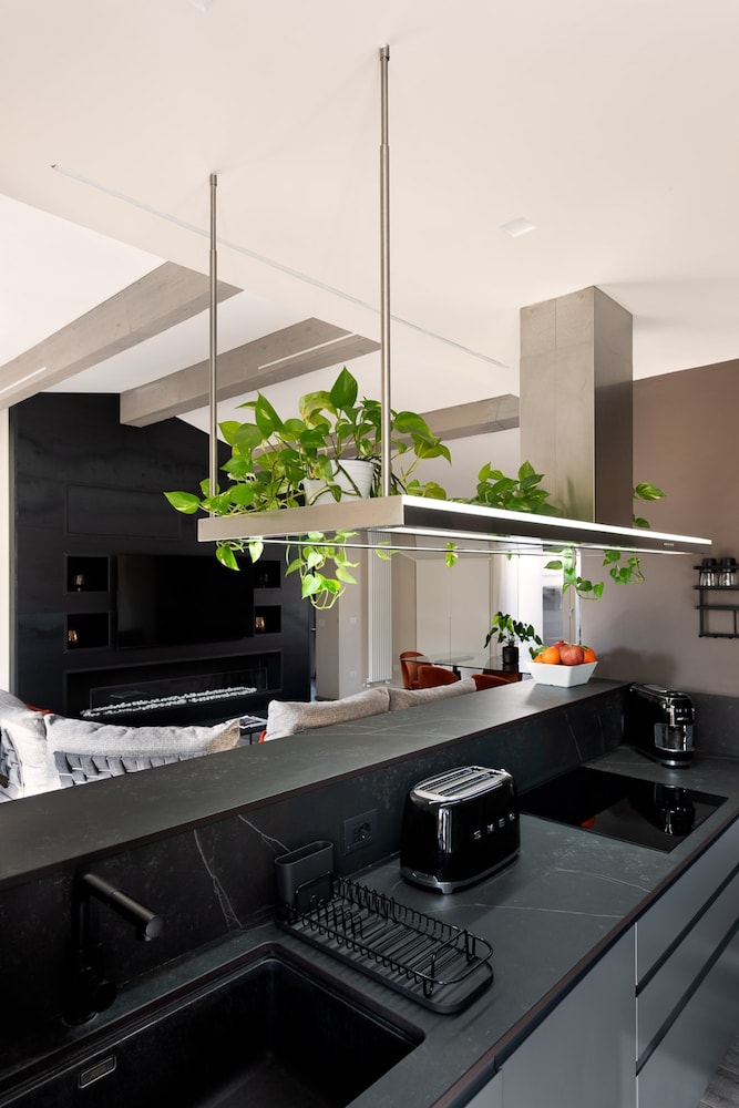 Idyllia Borgognona Luxury Home