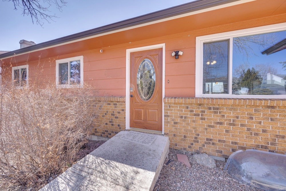 Lovely Colorado Springs Home: Mtn Views & Hot Tub!