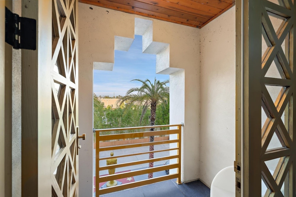 20 Bedroom Hollywood Themed Mansion Private Pool+Lazy River 20 Home