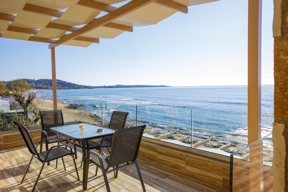 Maritinas Apartment Sea View photo 4