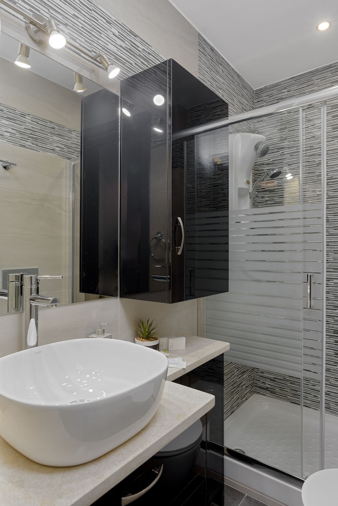 Acropolis Deluxe Apartment