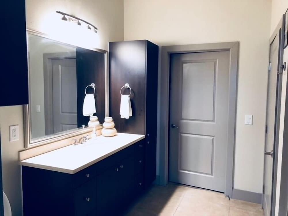 New Lyfe Finest Luxury Apartment