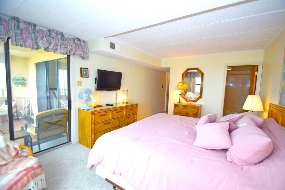 Amber Waves 300 3 Bedroom Condo by RedAwning view 3