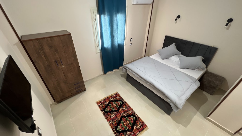 Pyramids Road Guest House view 3