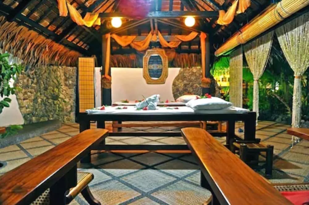 Dolphin House — photo 10