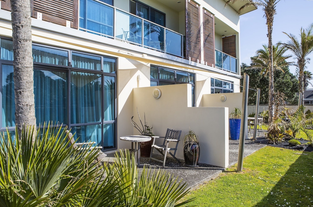 Waves Motel
