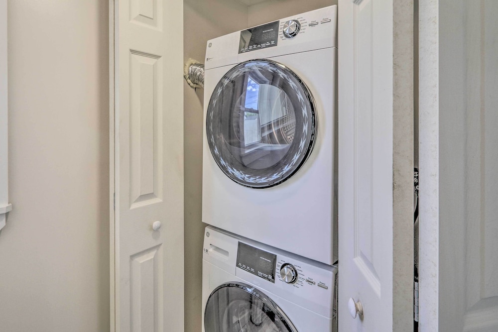 Charming Bridgeton Condo ~ 2 Mi to Long Lake! view 4