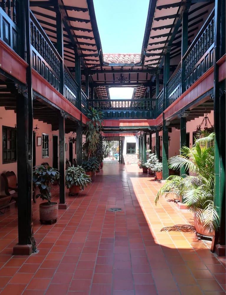Hotel Vizcaya Plaza Curití