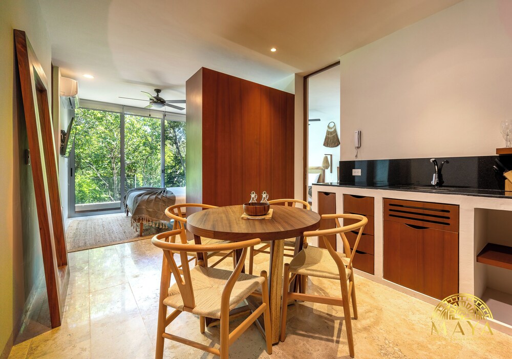 NHOA 206B Lux 1BR Jungle View Aldea Zama