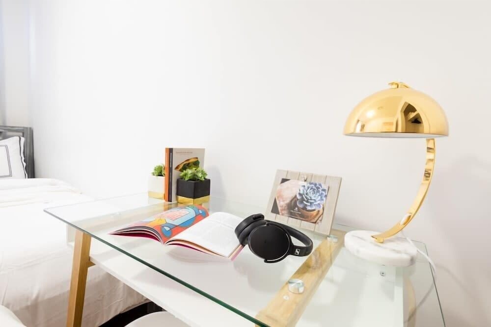 1435 UES Apartment