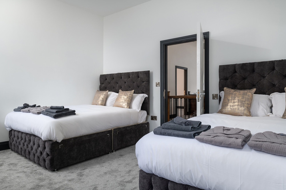 Beautiful 5 Bedroom Apartment in Capel Salem