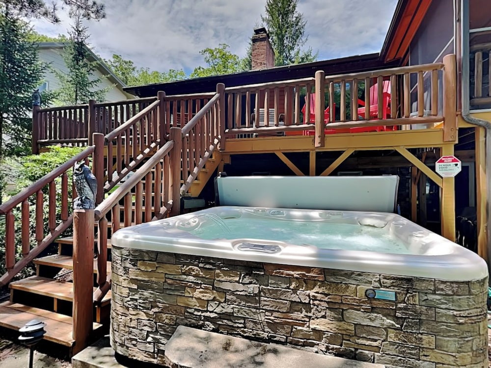 Crow's Point Lakehouse by Taylor Made Deep Creek