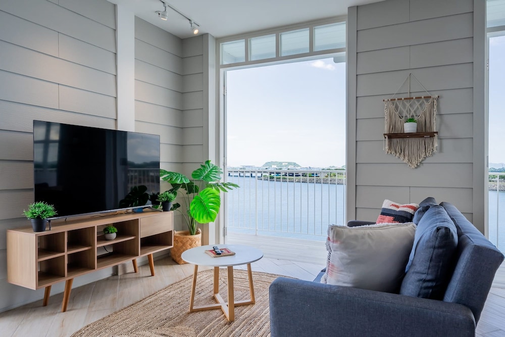 w Fantastic 1BR w Modern Balcony in Panama