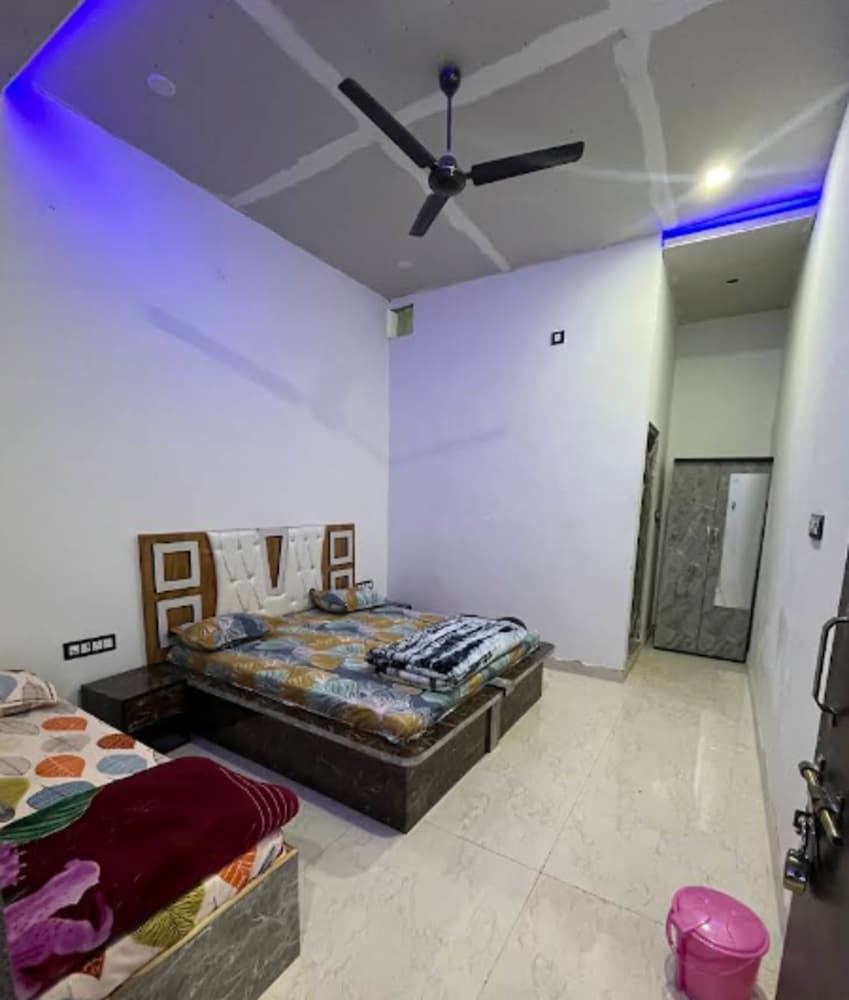 Hotel Radhe Krishna
