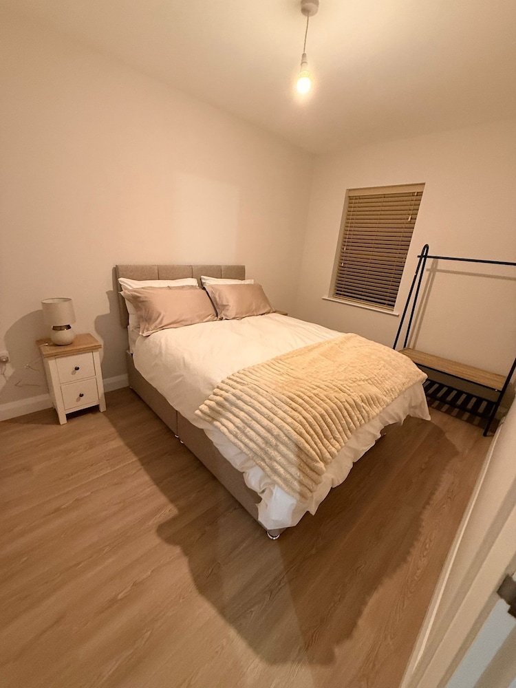 Modern Entire Home Retreat in Newry