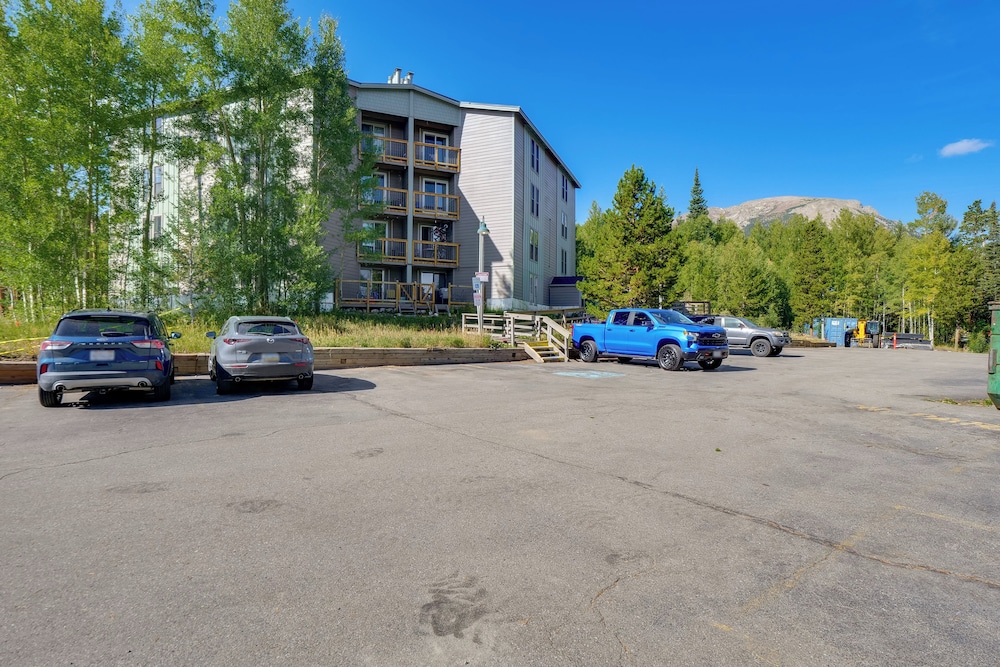 Close to Rocky Mtn Slopes! Cozy Silverthorne Condo