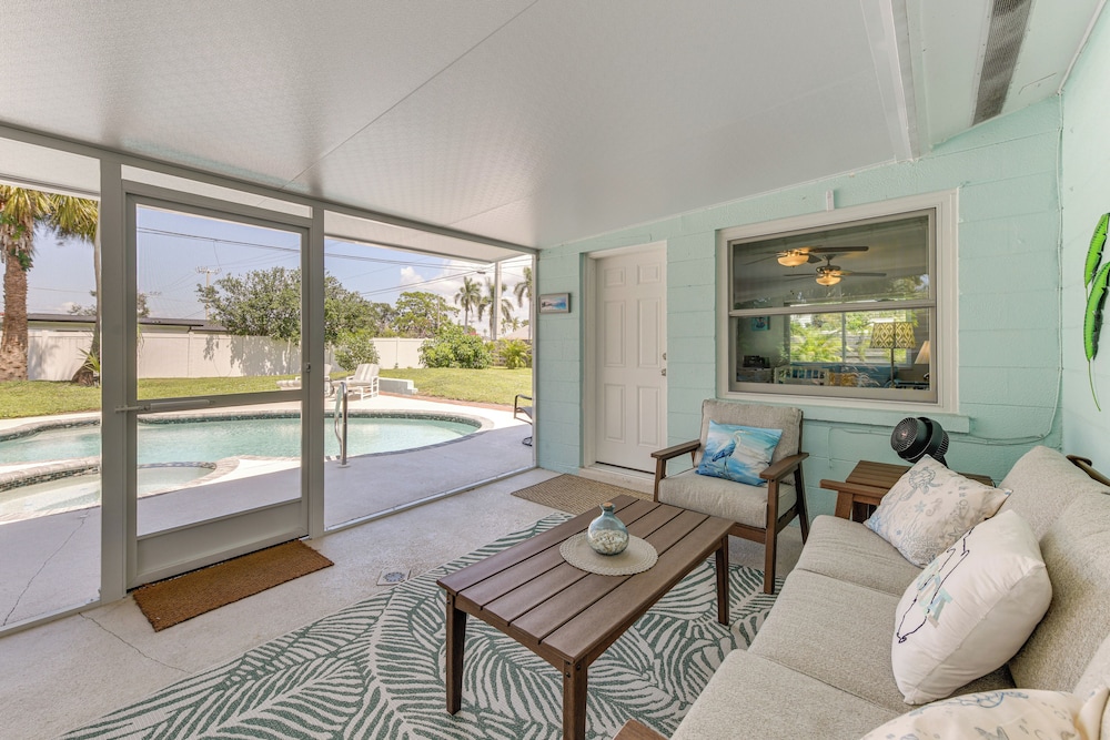 Beach Gear Provided! Cozy Family Home in Bradenton