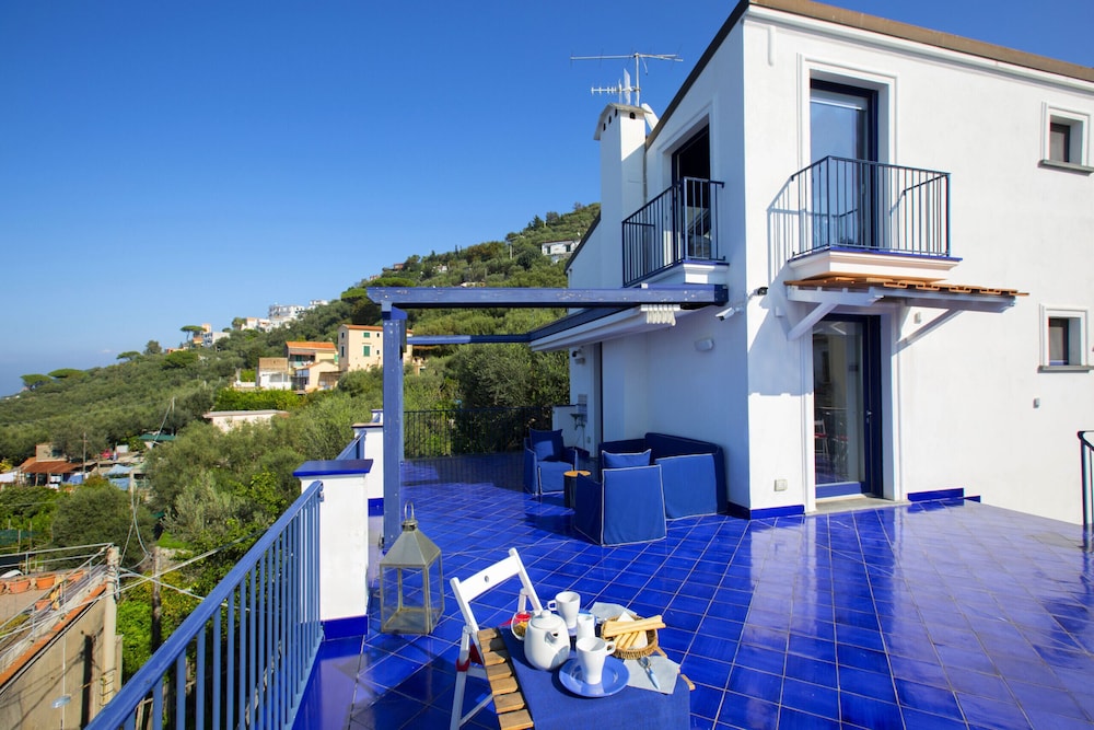 Villa Blue Skyline