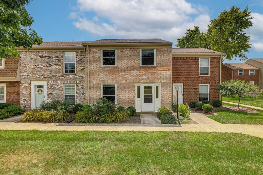 Townhome 10 Mi to Wpafb & Dayton!