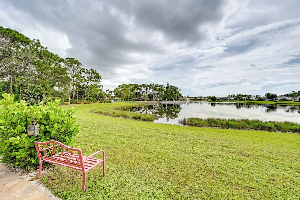 Extended Stay in Estero: Townhome w/ Lake Views!