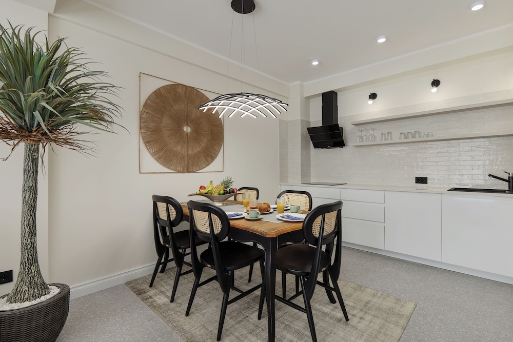 Dimitris Residence