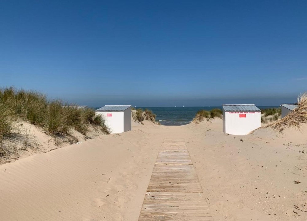 Apartment in Oostduinkerke With Sea View