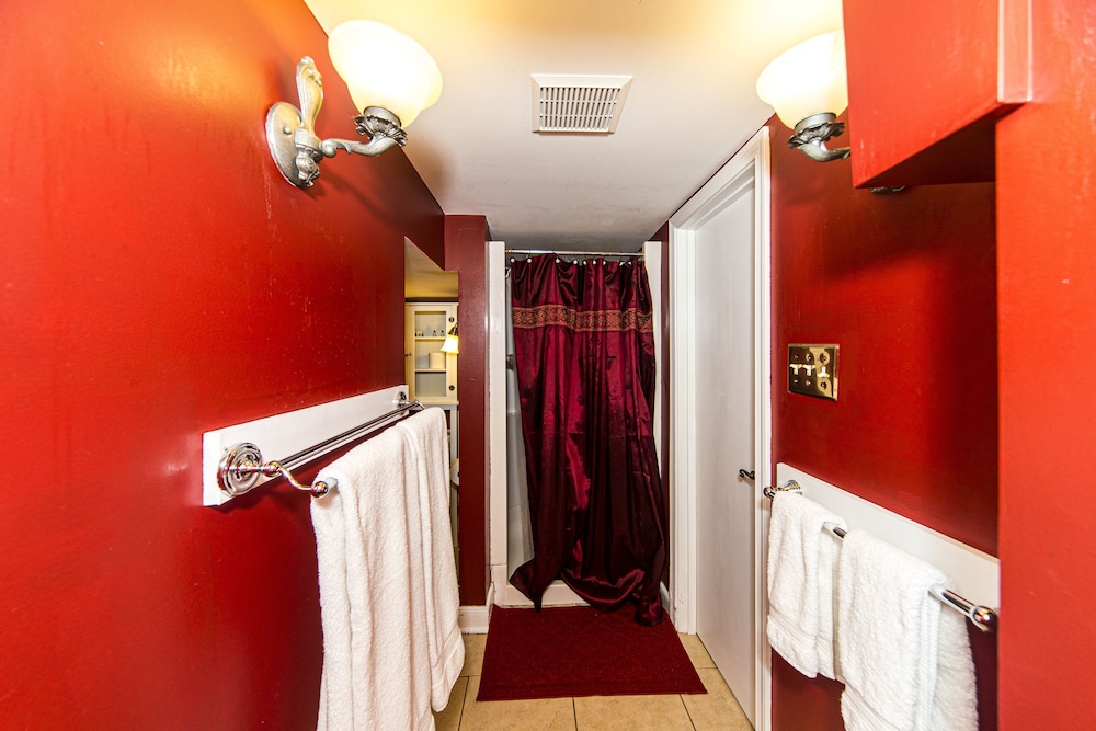 Stone Manor Boutique Inn - Property Image 1