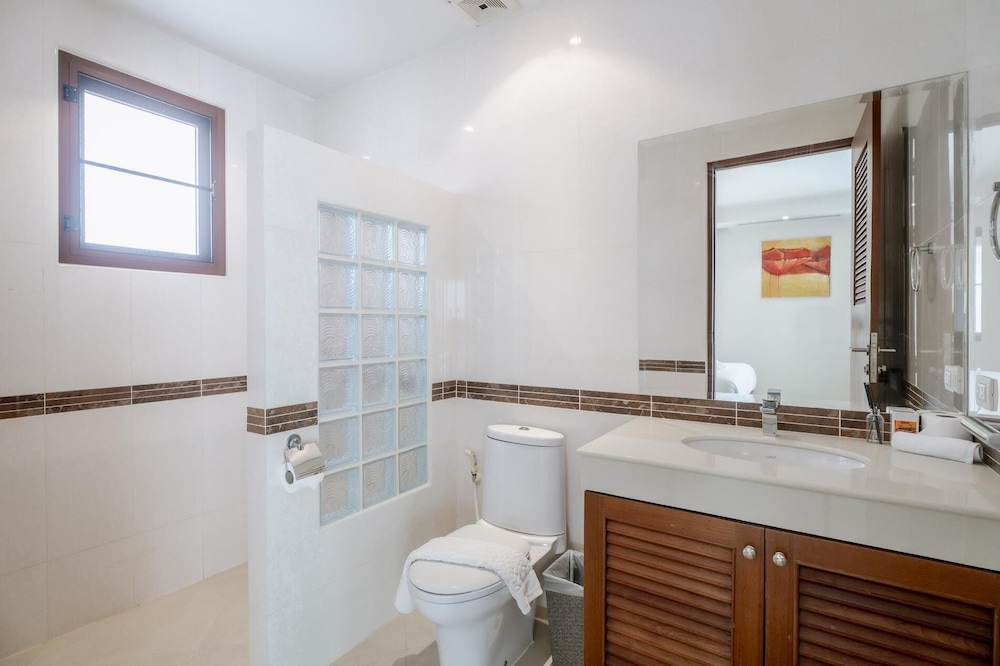 Luxury 3BR Villa 5 Private Pool, Gym & Jacuzzi
