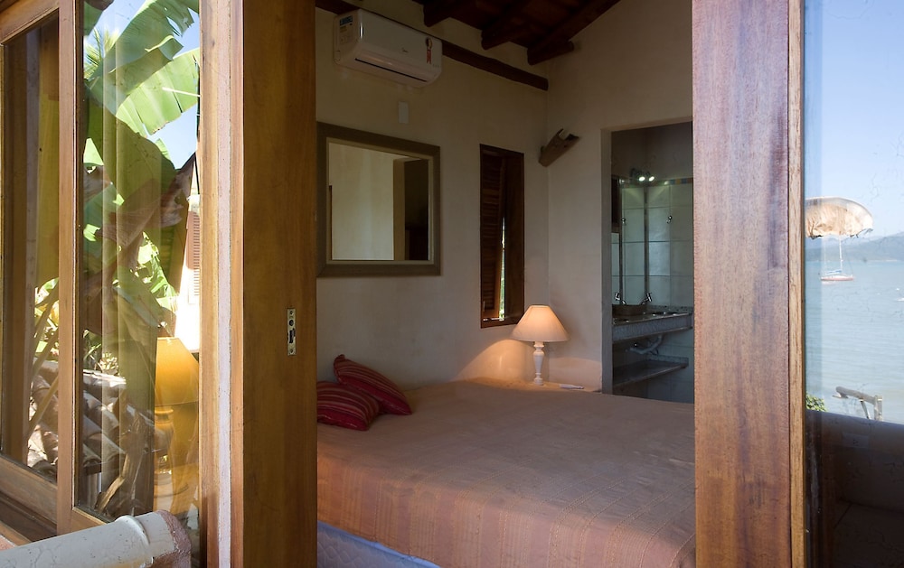 Artes Pé na areia 4suites pisc vista mar