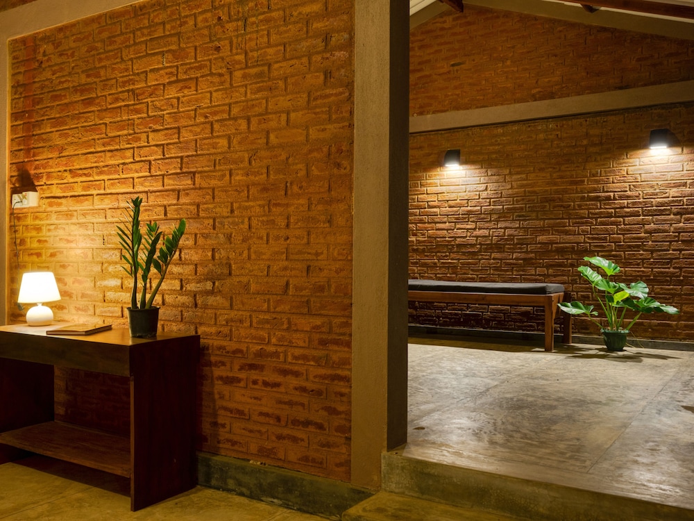 Hide Yala - Hostel