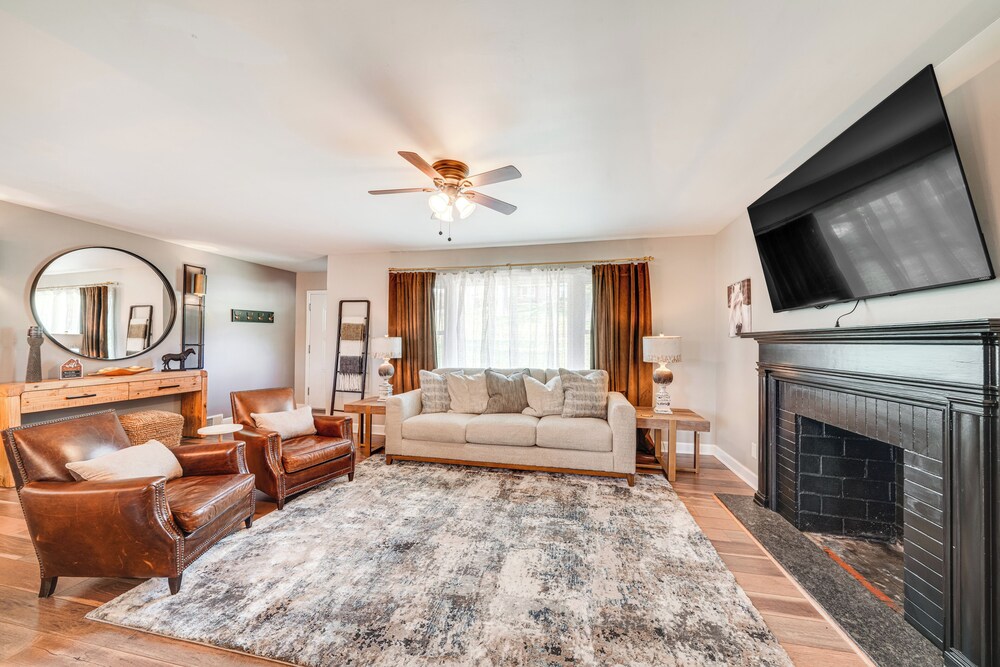 4 Mi to Churchill Downs: Updated Retreat w/ Deck!