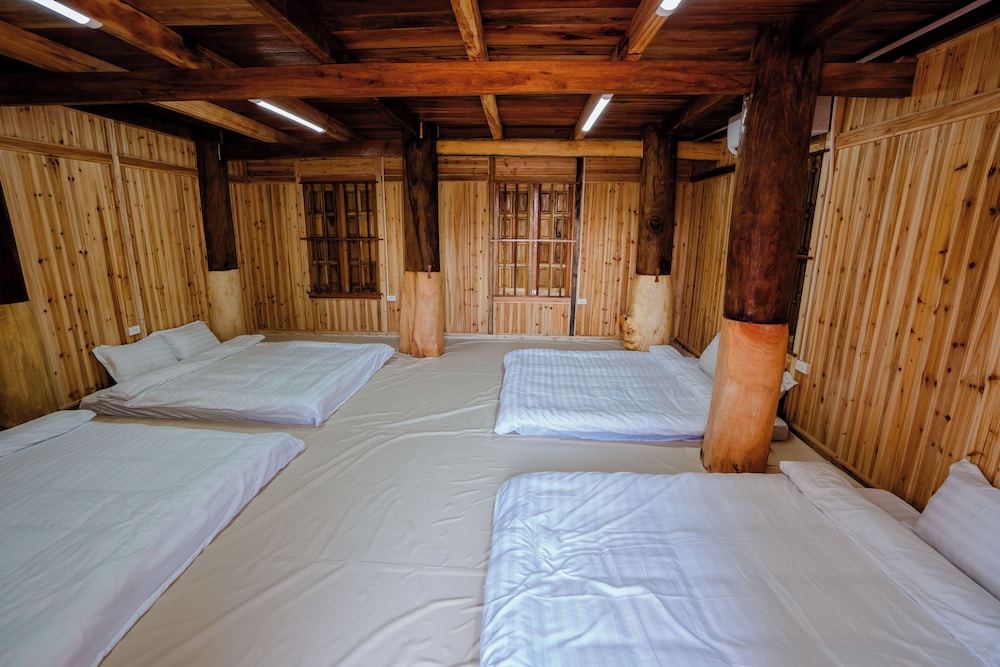 Bai Tu Long Mountain Resort