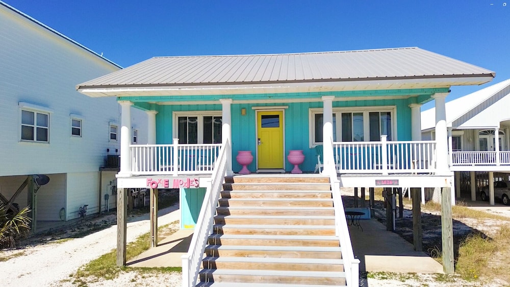 Charming 3br/2ba Boho Beach Cottage in Gulf Shores