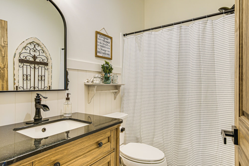Family-friendly Barndominium Near Greenville!