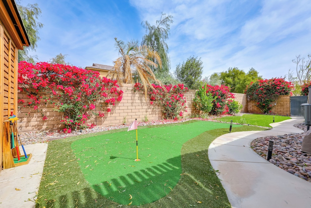 Gazebo + Putting Green: Serene Indio Getaway