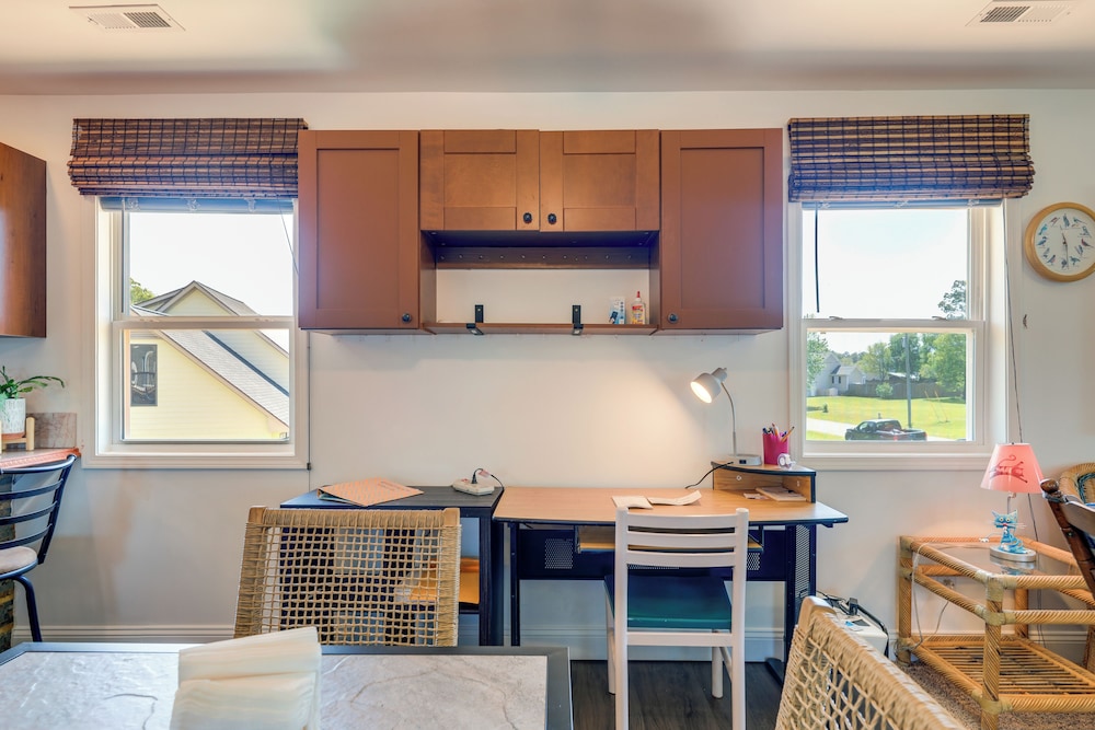 Cozy Newport Apartment w/ Dock & Creek Access! view 4