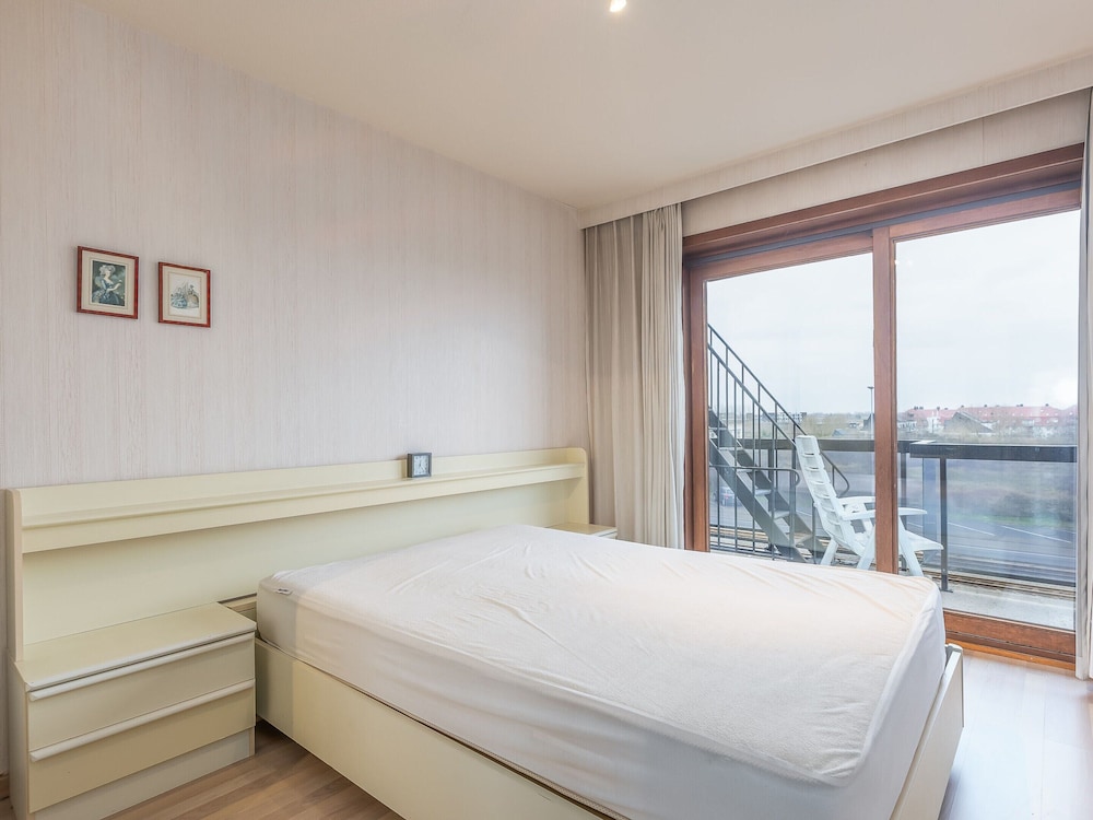 Apartment With sea View and Sunny Terrace