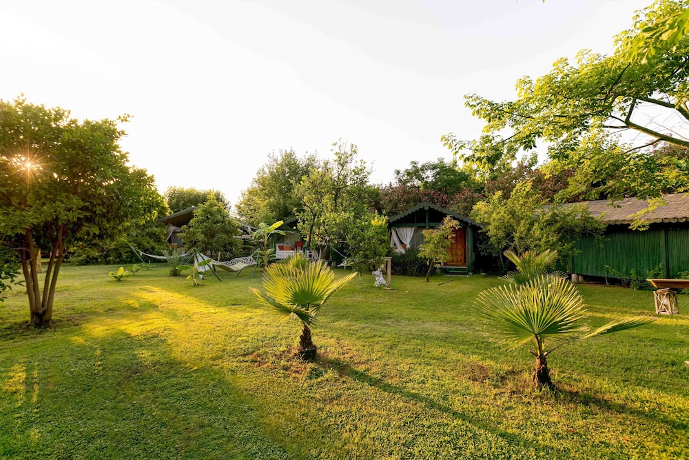Etenna Beach Bungalows - Image 54
