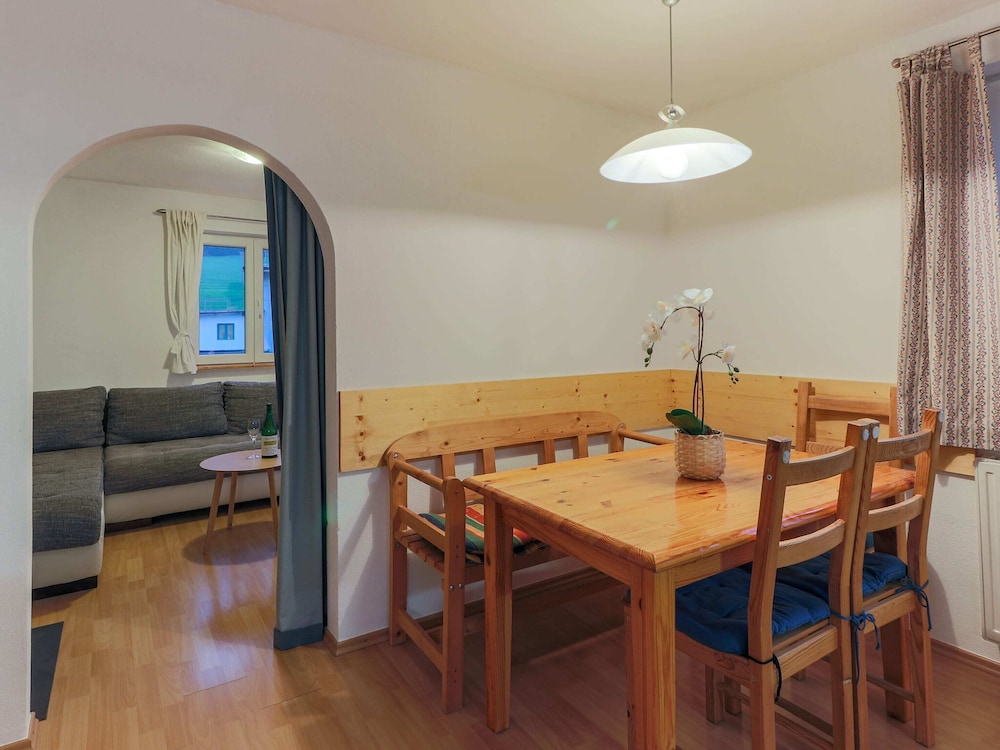 Central Apartment With Balcony, Terrace, Garden, Deckchairs