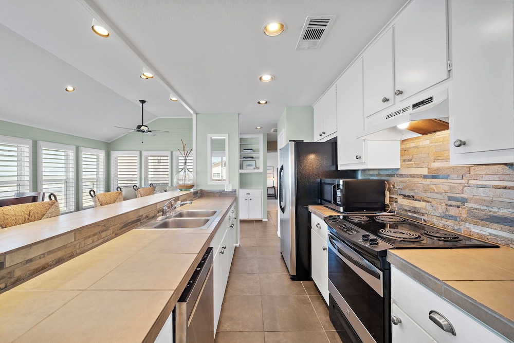 Maree by the Sea by Ryson Vacation Rentals