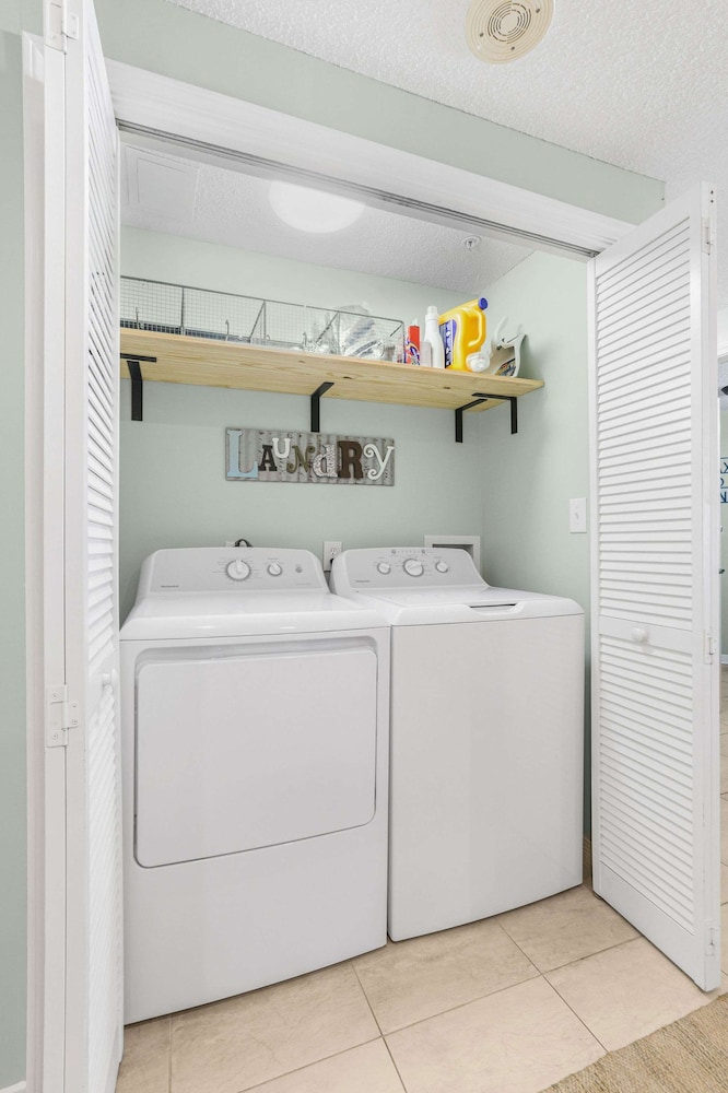 Palms 915- Premier Beachfront Condo